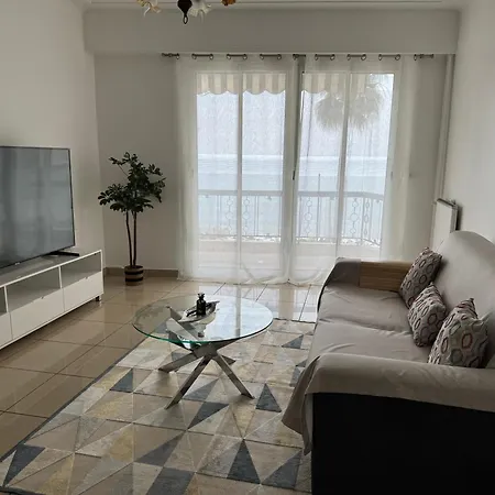 Equipped Sea View With Terrace * מנטון